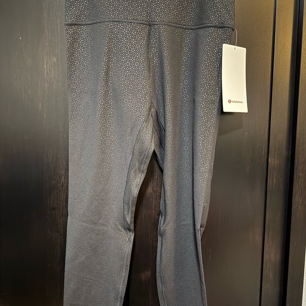lululemon athletica align HR 25” leggings black diamond dye emboss size 10 NWT